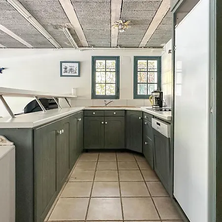 Avec Grande Piscine, 6 Chambres, Tennis, Privee - La Palmyre - Fr-1-705-83