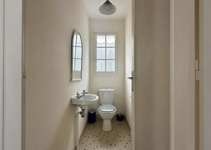 别墅 Spacieuse Avec Piscine Et Jardin Pour 15 Pers. - Fr-1-705-83